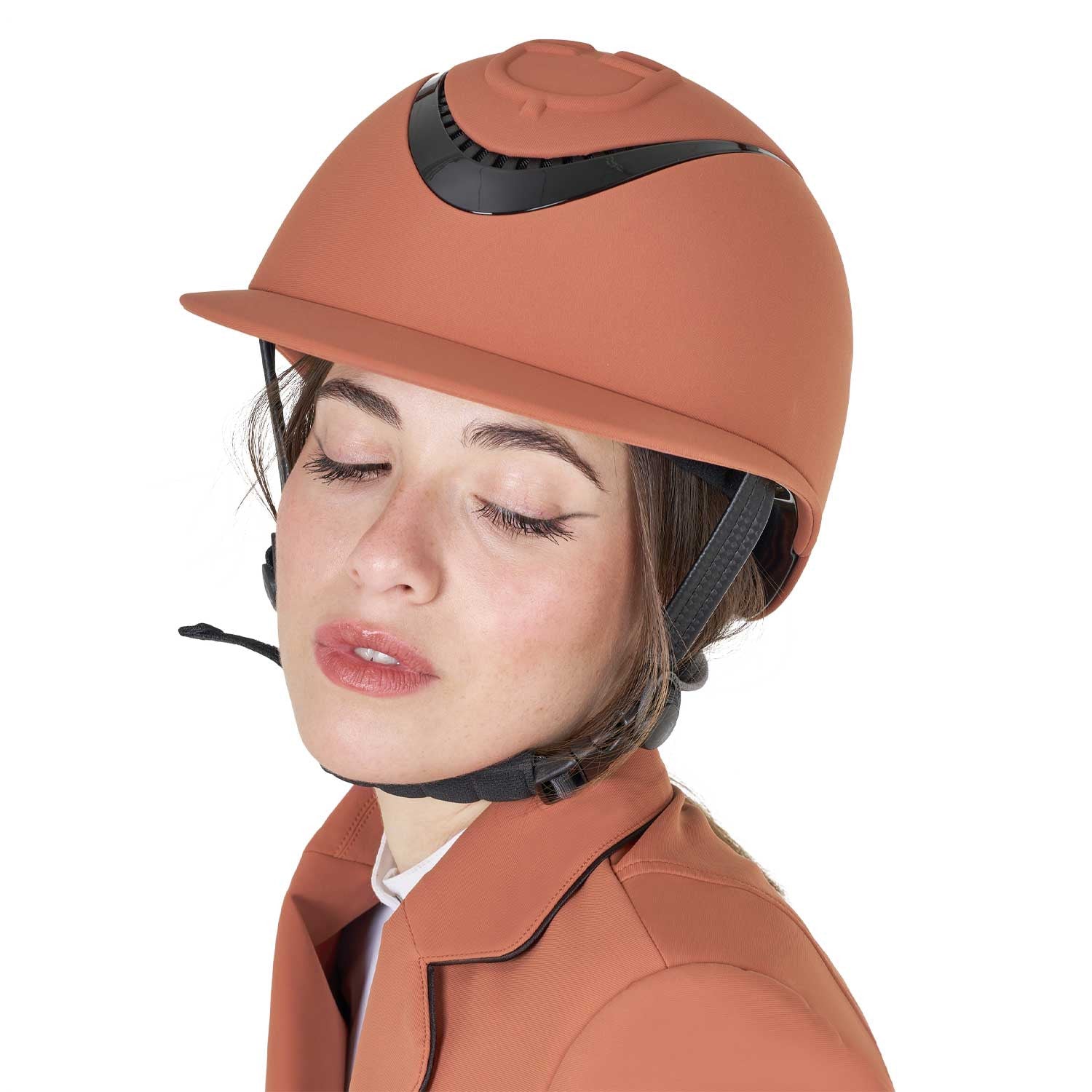 Women's helmet with wide visor and embossed logo homologation EN 1384-2023