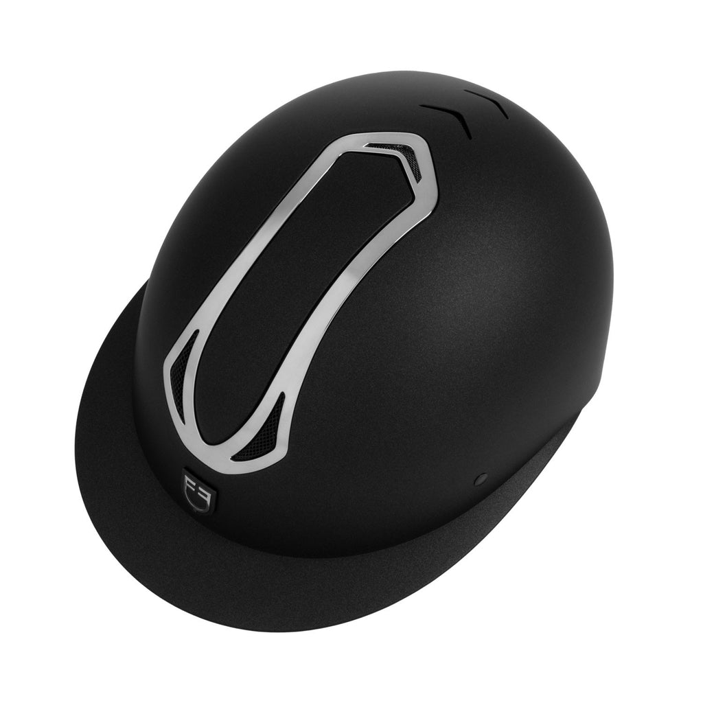Women's wide visor helmet homologation EN 1384-2023