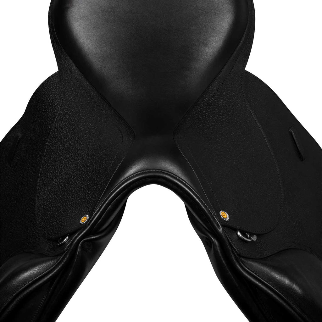Jumping saddle hammered leather