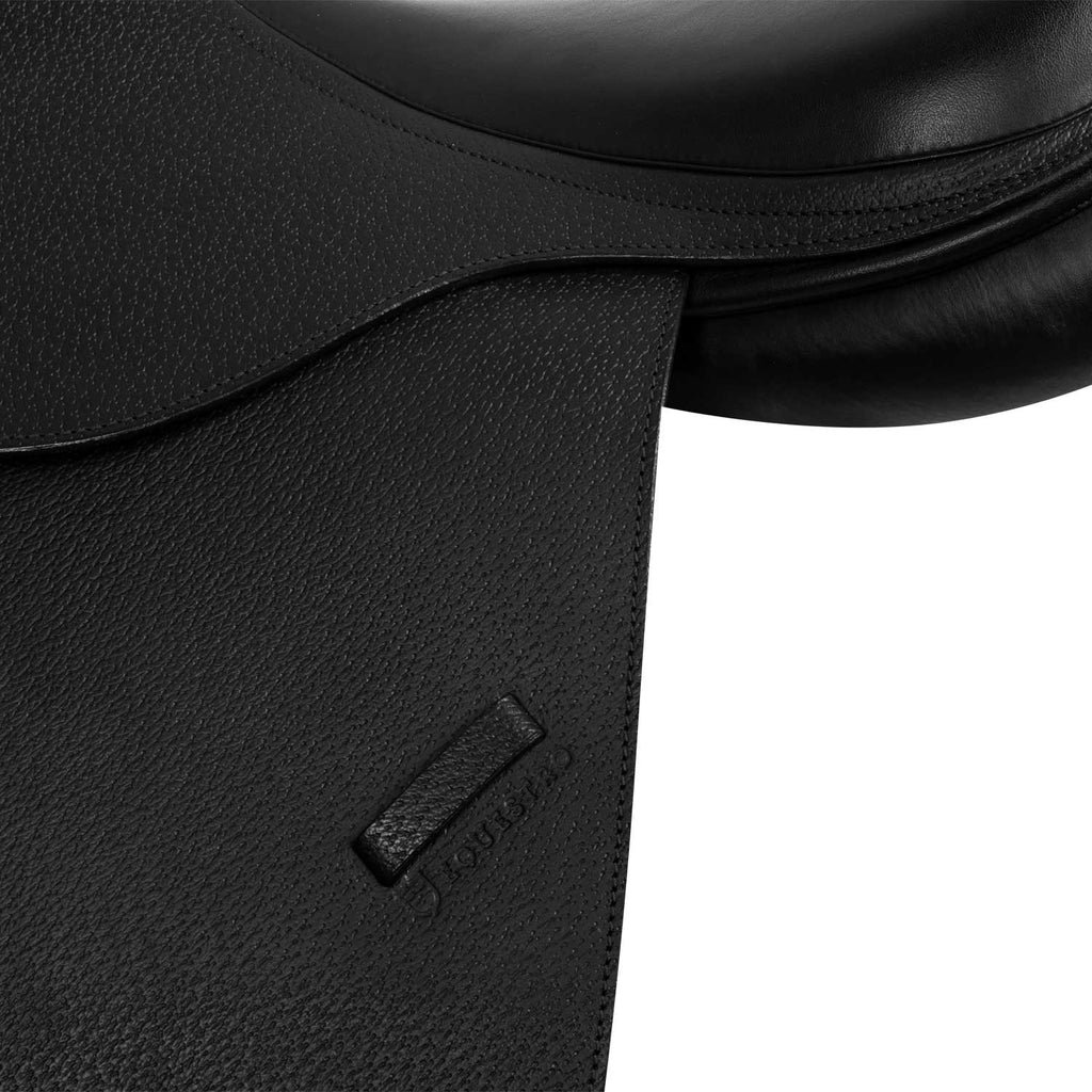 Jumping saddle hammered leather