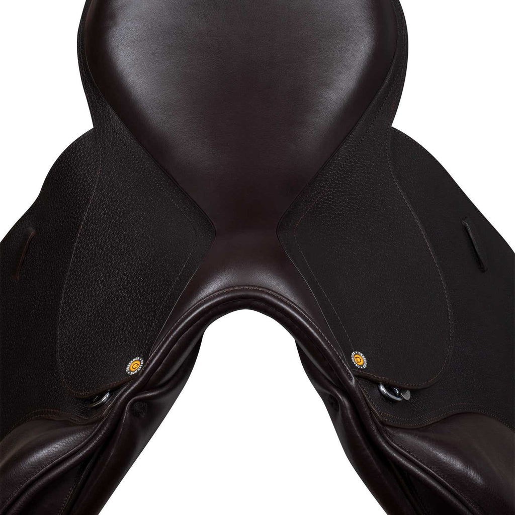Jumping saddle hammered leather