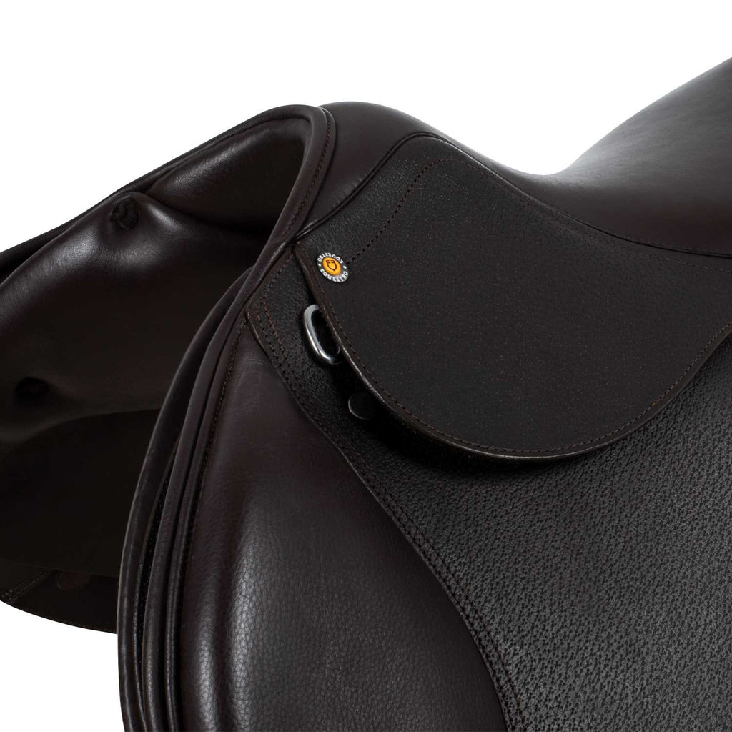 Jumping saddle hammered leather