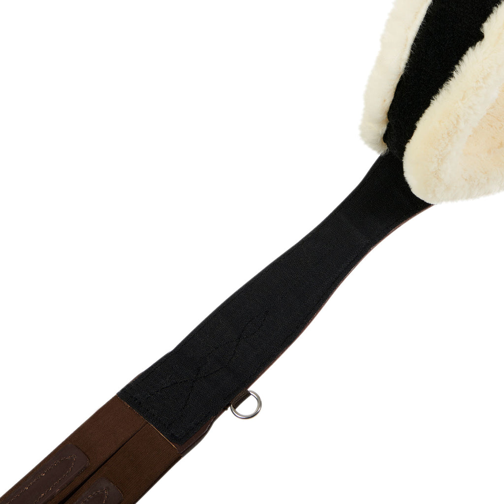 Jumping girth with synthetic lambskin