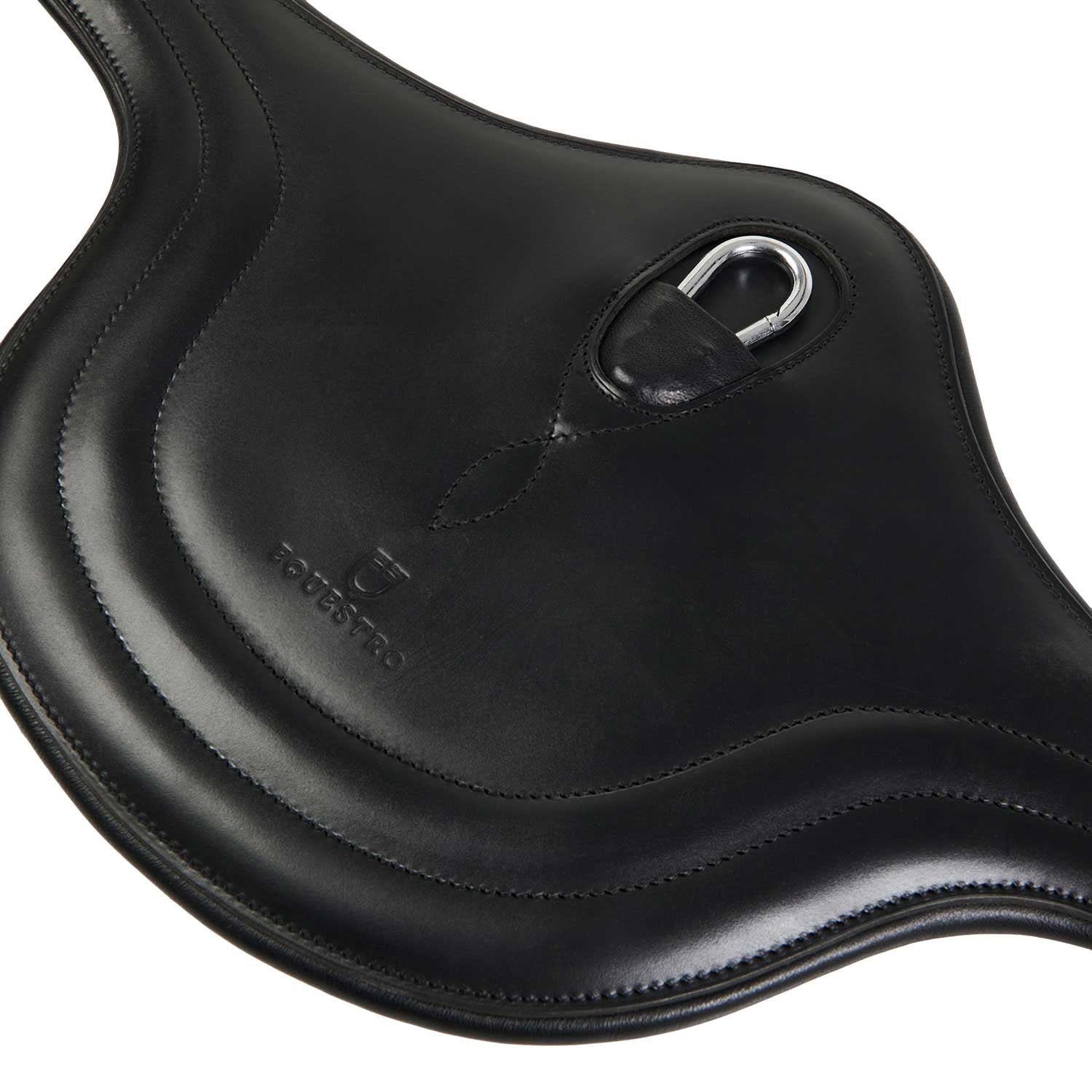 Jumping girth in leather with protectors