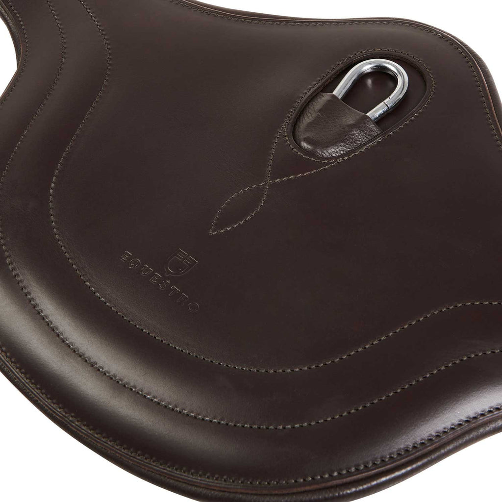 Jumping girth in leather with protectors