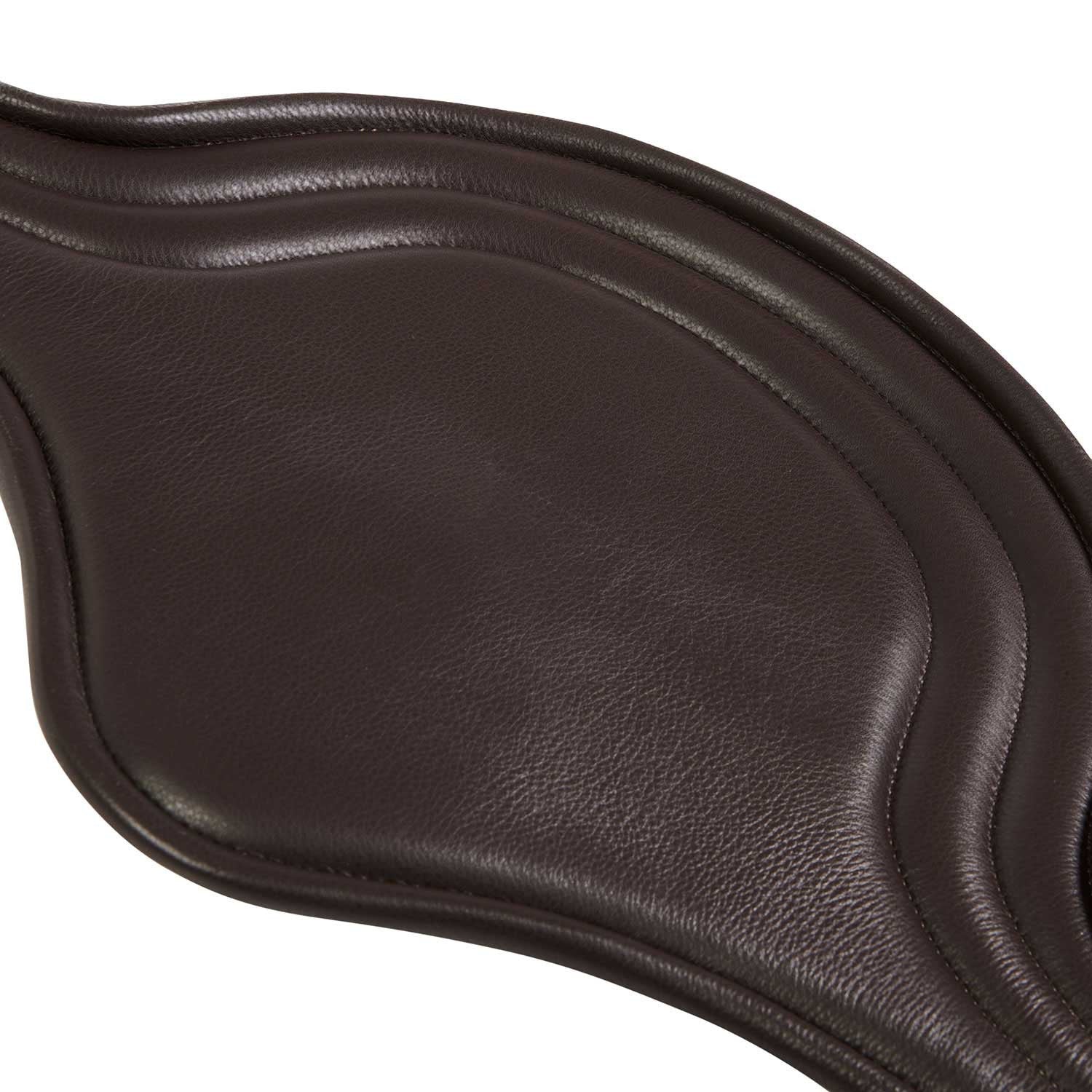 Jumping girth in leather with protectors